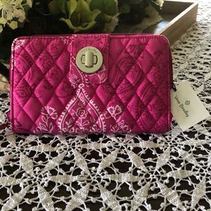Firm Price: NWT- Vera Bradley Turnlock Wallet